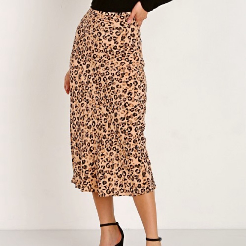 ASTR Cheetah Print Midi Skirt
